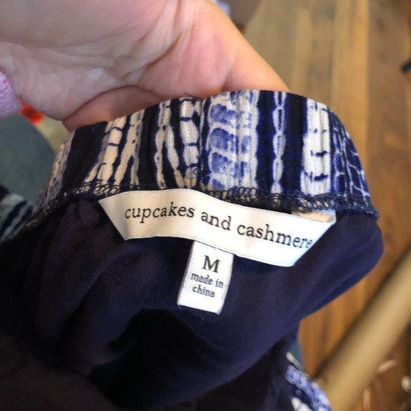 Cupcakes and Cashmere Cari Blue Tie Dye Print Romper Medium E - Picture 5 of 5